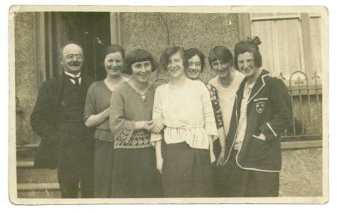 Richard Davies L, plus Eiluned, Dilys etc.jpg