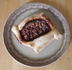 chocolate-pastry.jpg chocolate-pastry.jpg